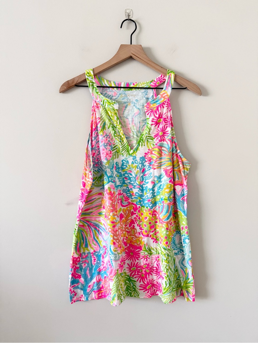Lilly Pulitzer "Arya" Keyhole Tank Top in "Lover's Coral" Size XL